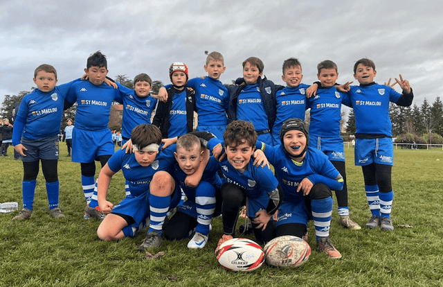 U10 is a rugby team. They are using SportEasy, the best web and mobile app to manage any sports team (football, soccer, rugby, basketball, baseball, hockey, volleyball...). Coaches and managers can organize the games and practices or send group messages to their players. Players have convenient access to their schedule or statistics. SportEasy is free and available online and there’s an app for iPhone and Android.
