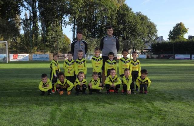 U6-U7 is a football team. They are using SportEasy, the best web and mobile app to manage any sports team (football, soccer, rugby, basketball, baseball, hockey, volleyball...). Coaches and managers can organize the games and practices or send group messages to their players. Players have convenient access to their schedule or statistics. SportEasy is free and available online and there’s an app for iPhone and Android.