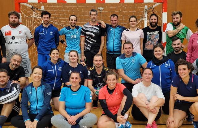 Eq LOISIRS is a handball team. They are using SportEasy, the best web and mobile app to manage any sports team (football, soccer, rugby, basketball, baseball, hockey, volleyball...). Coaches and managers can organize the games and practices or send group messages to their players. Players have convenient access to their schedule or statistics. SportEasy is free and available online and there’s an app for iPhone and Android.