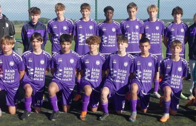 U19 is a football team. They are using SportEasy, the best web and mobile app to manage any sports team (football, soccer, rugby, basketball, baseball, hockey, volleyball...). Coaches and managers can organize the games and practices or send group messages to their players. Players have convenient access to their schedule or statistics. SportEasy is free and available online and there’s an app for iPhone and Android.