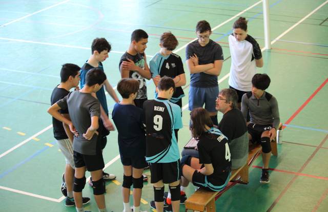 M18 Garçons 2 is a volley team. They are using SportEasy, the best web and mobile app to manage any sports team (football, soccer, rugby, basketball, baseball, hockey, volleyball...). Coaches and managers can organize the games and practices or send group messages to their players. Players have convenient access to their schedule or statistics. SportEasy is free and available online and there’s an app for iPhone and Android.
