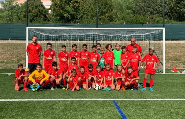 SCMS - U12 A is a football team. They are using SportEasy, the best web and mobile app to manage any sports team (football, soccer, rugby, basketball, baseball, hockey, volleyball...). Coaches and managers can organize the games and practices or send group messages to their players. Players have convenient access to their schedule or statistics. SportEasy is free and available online and there’s an app for iPhone and Android.