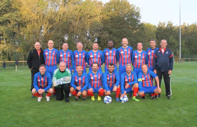 Vétérans FCLM is a football team. They are using SportEasy, the best web and mobile app to manage any sports team (football, soccer, rugby, basketball, baseball, hockey, volleyball...). Coaches and managers can organize the games and practices or send group messages to their players. Players have convenient access to their schedule or statistics. SportEasy is free and available online and there’s an app for iPhone and Android.