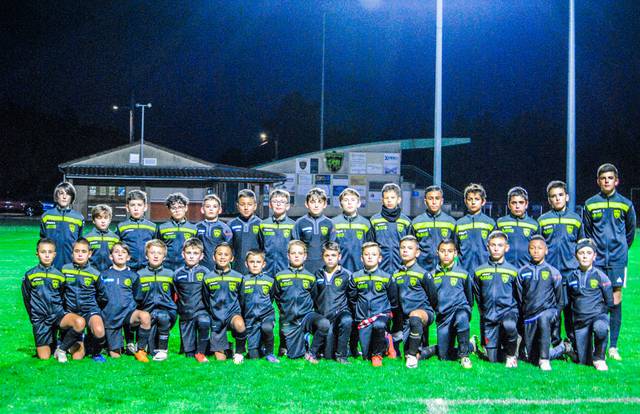 EQUIPE U13 FC CHABEUIL is a football team. They are using SportEasy, the best web and mobile app to manage any sports team (football, soccer, rugby, basketball, baseball, hockey, volleyball...). Coaches and managers can organize the games and practices or send group messages to their players. Players have convenient access to their schedule or statistics. SportEasy is free and available online and there’s an app for iPhone and Android.