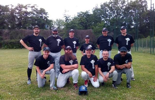 Félins 2 is a baseball team. They are using SportEasy, the best web and mobile app to manage any sports team (football, soccer, rugby, basketball, baseball, hockey, volleyball...). Coaches and managers can organize the games and practices or send group messages to their players. Players have convenient access to their schedule or statistics. SportEasy is free and available online and there’s an app for iPhone and Android.