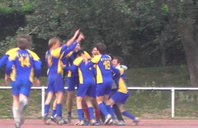 ETOILE FOOTBALL CLUB is a football team. They are using SportEasy, the best web and mobile app to manage any sports team (football, soccer, rugby, basketball, baseball, hockey, volleyball...). Coaches and managers can organize the games and practices or send group messages to their players. Players have convenient access to their schedule or statistics. SportEasy is free and available online and there’s an app for iPhone and Android.