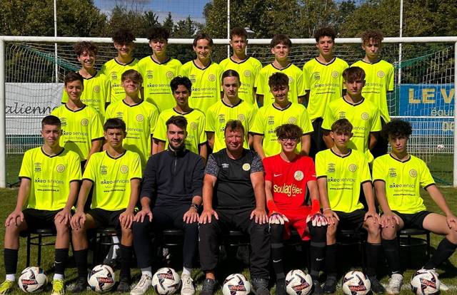 EJPS Bartenheim U17 R1 is a football team. They are using SportEasy, the best web and mobile app to manage any sports team (football, soccer, rugby, basketball, baseball, hockey, volleyball...). Coaches and managers can organize the games and practices or send group messages to their players. Players have convenient access to their schedule or statistics. SportEasy is free and available online and there’s an app for iPhone and Android.