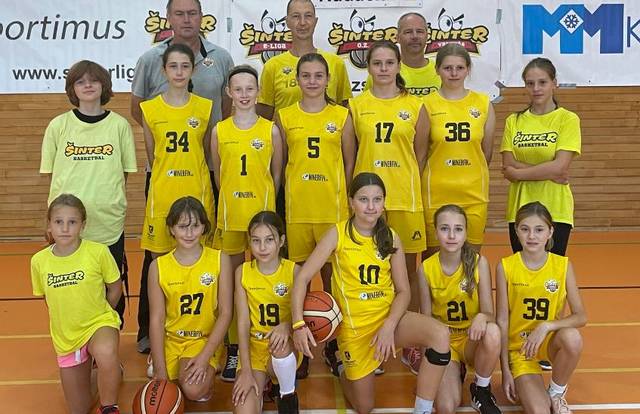 U14 žiačky is a basket team. They are using SportEasy, the best web and mobile app to manage any sports team (football, soccer, rugby, basketball, baseball, hockey, volleyball...). Coaches and managers can organize the games and practices or send group messages to their players. Players have convenient access to their schedule or statistics. SportEasy is free and available online and there’s an app for iPhone and Android.