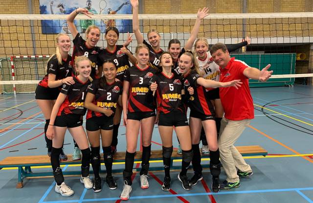 Weghorst WVC DS 2 is a volley team. They are using SportEasy, the best web and mobile app to manage any sports team (football, soccer, rugby, basketball, baseball, hockey, volleyball...). Coaches and managers can organize the games and practices or send group messages to their players. Players have convenient access to their schedule or statistics. SportEasy is free and available online and there’s an app for iPhone and Android.