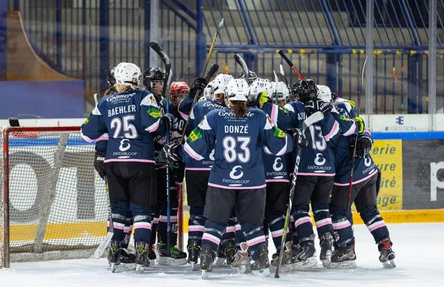 HCC Féminin is a ice_hockey team. They are using SportEasy, the best web and mobile app to manage any sports team (football, soccer, rugby, basketball, baseball, hockey, volleyball...). Coaches and managers can organize the games and practices or send group messages to their players. Players have convenient access to their schedule or statistics. SportEasy is free and available online and there’s an app for iPhone and Android.
