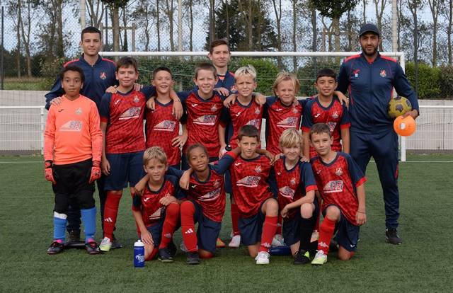 U11 is a football team. They are using SportEasy, the best web and mobile app to manage any sports team (football, soccer, rugby, basketball, baseball, hockey, volleyball...). Coaches and managers can organize the games and practices or send group messages to their players. Players have convenient access to their schedule or statistics. SportEasy is free and available online and there’s an app for iPhone and Android.