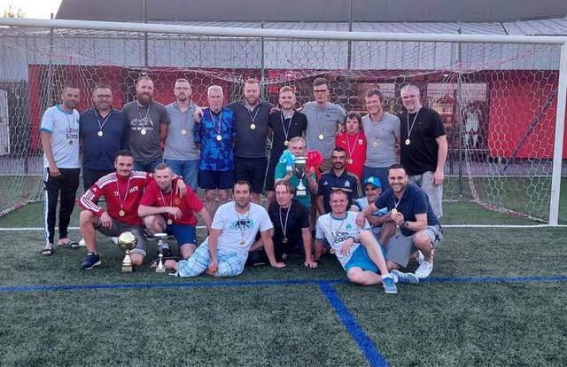 JSCV ⚽️ is a football team. They are using SportEasy, the best web and mobile app to manage any sports team (football, soccer, rugby, basketball, baseball, hockey, volleyball...). Coaches and managers can organize the games and practices or send group messages to their players. Players have convenient access to their schedule or statistics. SportEasy is free and available online and there’s an app for iPhone and Android.