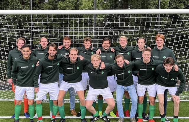 De Jonkheren is a football team. They are using SportEasy, the best web and mobile app to manage any sports team (football, soccer, rugby, basketball, baseball, hockey, volleyball...). Coaches and managers can organize the games and practices or send group messages to their players. Players have convenient access to their schedule or statistics. SportEasy is free and available online and there’s an app for iPhone and Android.