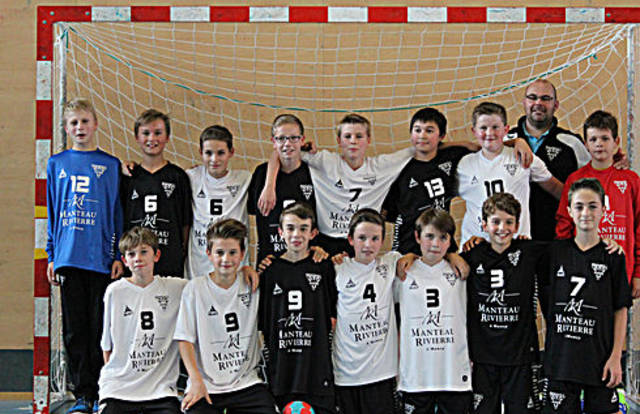 -15 avize 1 is a handball team. They are using SportEasy, the best web and mobile app to manage any sports team (football, soccer, rugby, basketball, baseball, hockey, volleyball...). Coaches and managers can organize the games and practices or send group messages to their players. Players have convenient access to their schedule or statistics. SportEasy is free and available online and there’s an app for iPhone and Android.
