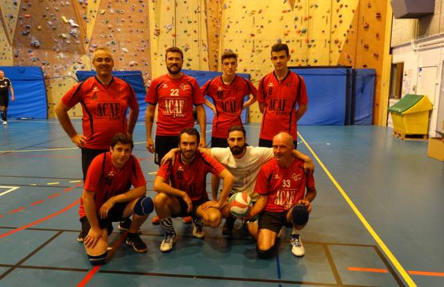 Equipe 4 is a volley team. They are using SportEasy, the best web and mobile app to manage any sports team (football, soccer, rugby, basketball, baseball, hockey, volleyball...). Coaches and managers can organize the games and practices or send group messages to their players. Players have convenient access to their schedule or statistics. SportEasy is free and available online and there’s an app for iPhone and Android.