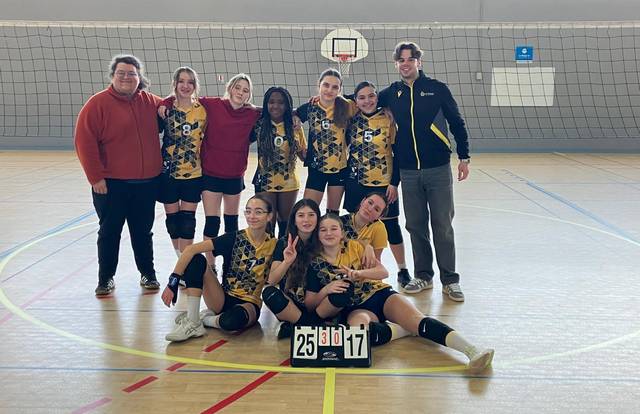 M15 Filles Compet is a volley team. They are using SportEasy, the best web and mobile app to manage any sports team (football, soccer, rugby, basketball, baseball, hockey, volleyball...). Coaches and managers can organize the games and practices or send group messages to their players. Players have convenient access to their schedule or statistics. SportEasy is free and available online and there’s an app for iPhone and Android.