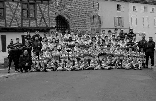 U15 is a rugby team. They are using SportEasy, the best web and mobile app to manage any sports team (football, soccer, rugby, basketball, baseball, hockey, volleyball...). Coaches and managers can organize the games and practices or send group messages to their players. Players have convenient access to their schedule or statistics. SportEasy is free and available online and there’s an app for iPhone and Android.