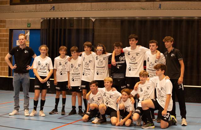 Juventus U16 is a floorball team. They are using SportEasy, the best web and mobile app to manage any sports team (football, soccer, rugby, basketball, baseball, hockey, volleyball...). Coaches and managers can organize the games and practices or send group messages to their players. Players have convenient access to their schedule or statistics. SportEasy is free and available online and there’s an app for iPhone and Android.