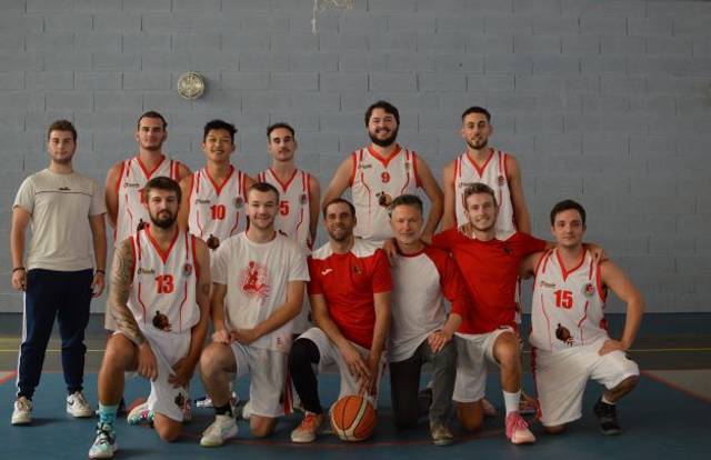 SG2 is a basket team. They are using SportEasy, the best web and mobile app to manage any sports team (football, soccer, rugby, basketball, baseball, hockey, volleyball...). Coaches and managers can organize the games and practices or send group messages to their players. Players have convenient access to their schedule or statistics. SportEasy is free and available online and there’s an app for iPhone and Android.