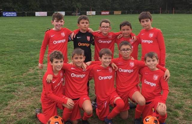 U11 / U10 RCL is a football team. They are using SportEasy, the best web and mobile app to manage any sports team (football, soccer, rugby, basketball, baseball, hockey, volleyball...). Coaches and managers can organize the games and practices or send group messages to their players. Players have convenient access to their schedule or statistics. SportEasy is free and available online and there’s an app for iPhone and Android.