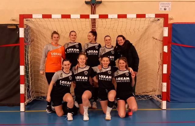 SENIORS F is a handball team. They are using SportEasy, the best web and mobile app to manage any sports team (football, soccer, rugby, basketball, baseball, hockey, volleyball...). Coaches and managers can organize the games and practices or send group messages to their players. Players have convenient access to their schedule or statistics. SportEasy is free and available online and there’s an app for iPhone and Android.