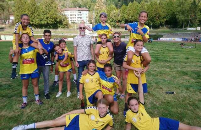U13 Filles is a handball team. They are using SportEasy, the best web and mobile app to manage any sports team (football, soccer, rugby, basketball, baseball, hockey, volleyball...). Coaches and managers can organize the games and practices or send group messages to their players. Players have convenient access to their schedule or statistics. SportEasy is free and available online and there’s an app for iPhone and Android.