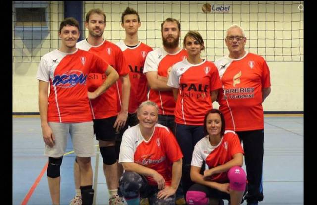 PL PAUL BERT 4 is a volley team. They are using SportEasy, the best web and mobile app to manage any sports team (football, soccer, rugby, basketball, baseball, hockey, volleyball...). Coaches and managers can organize the games and practices or send group messages to their players. Players have convenient access to their schedule or statistics. SportEasy is free and available online and there’s an app for iPhone and Android.
