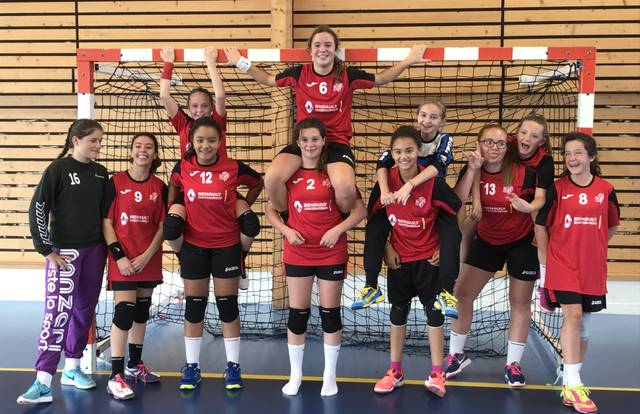 15 Féminine is a handball team. They are using SportEasy, the best web and mobile app to manage any sports team (football, soccer, rugby, basketball, baseball, hockey, volleyball...). Coaches and managers can organize the games and practices or send group messages to their players. Players have convenient access to their schedule or statistics. SportEasy is free and available online and there’s an app for iPhone and Android.