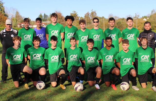 U17 is a football team. They are using SportEasy, the best web and mobile app to manage any sports team (football, soccer, rugby, basketball, baseball, hockey, volleyball...). Coaches and managers can organize the games and practices or send group messages to their players. Players have convenient access to their schedule or statistics. SportEasy is free and available online and there’s an app for iPhone and Android.