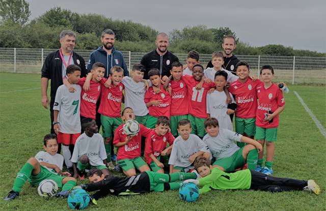 U12 Fonsorbes is a football team. They are using SportEasy, the best web and mobile app to manage any sports team (football, soccer, rugby, basketball, baseball, hockey, volleyball...). Coaches and managers can organize the games and practices or send group messages to their players. Players have convenient access to their schedule or statistics. SportEasy is free and available online and there’s an app for iPhone and Android.