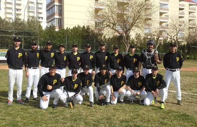 C.B.S. PIRATAS VALENCIA is a baseball team. They are using SportEasy, the best web and mobile app to manage any sports team (football, soccer, rugby, basketball, baseball, hockey, volleyball...). Coaches and managers can organize the games and practices or send group messages to their players. Players have convenient access to their schedule or statistics. SportEasy is free and available online and there’s an app for iPhone and Android.