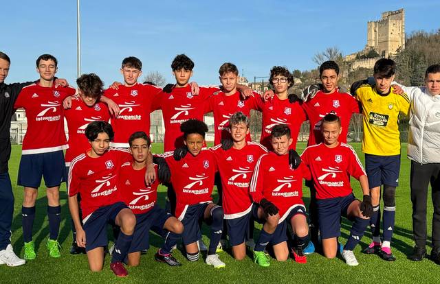 U15 is a football team. They are using SportEasy, the best web and mobile app to manage any sports team (football, soccer, rugby, basketball, baseball, hockey, volleyball...). Coaches and managers can organize the games and practices or send group messages to their players. Players have convenient access to their schedule or statistics. SportEasy is free and available online and there’s an app for iPhone and Android.
