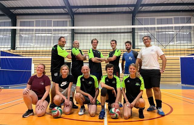 Asvel 9 is a volley team. They are using SportEasy, the best web and mobile app to manage any sports team (football, soccer, rugby, basketball, baseball, hockey, volleyball...). Coaches and managers can organize the games and practices or send group messages to their players. Players have convenient access to their schedule or statistics. SportEasy is free and available online and there’s an app for iPhone and Android.