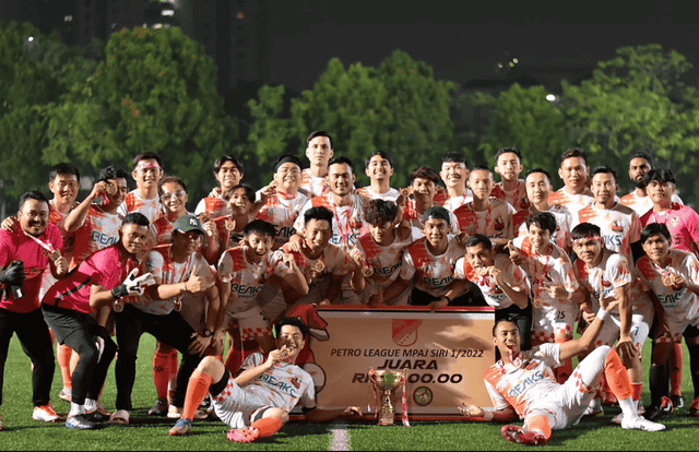 KL Passion is a football team. They are using SportEasy, the best web and mobile app to manage any sports team (football, soccer, rugby, basketball, baseball, hockey, volleyball...). Coaches and managers can organize the games and practices or send group messages to their players. Players have convenient access to their schedule or statistics. SportEasy is free and available online and there’s an app for iPhone and Android.