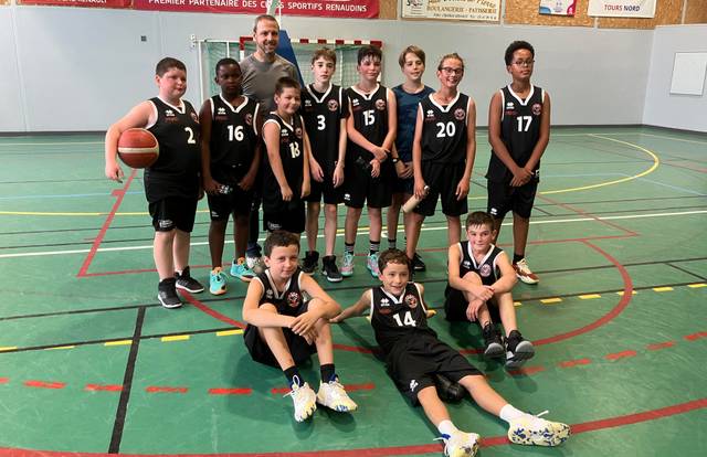 U13M 1 CTC is a basket team. They are using SportEasy, the best web and mobile app to manage any sports team (football, soccer, rugby, basketball, baseball, hockey, volleyball...). Coaches and managers can organize the games and practices or send group messages to their players. Players have convenient access to their schedule or statistics. SportEasy is free and available online and there’s an app for iPhone and Android.