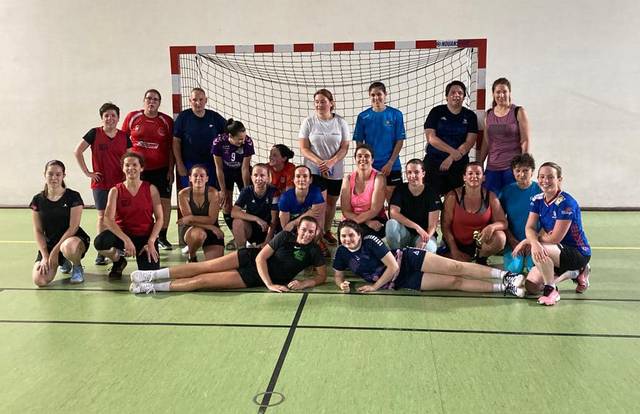 BVEHB +16 FILLES is a handball team. They are using SportEasy, the best web and mobile app to manage any sports team (football, soccer, rugby, basketball, baseball, hockey, volleyball...). Coaches and managers can organize the games and practices or send group messages to their players. Players have convenient access to their schedule or statistics. SportEasy is free and available online and there’s an app for iPhone and Android.