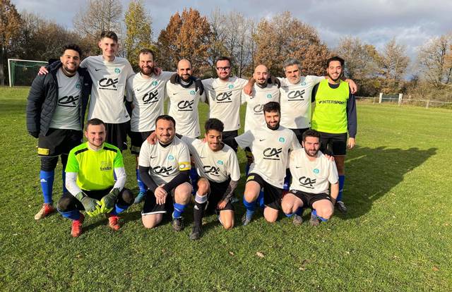 équipe 2 is a football team. They are using SportEasy, the best web and mobile app to manage any sports team (football, soccer, rugby, basketball, baseball, hockey, volleyball...). Coaches and managers can organize the games and practices or send group messages to their players. Players have convenient access to their schedule or statistics. SportEasy is free and available online and there’s an app for iPhone and Android.